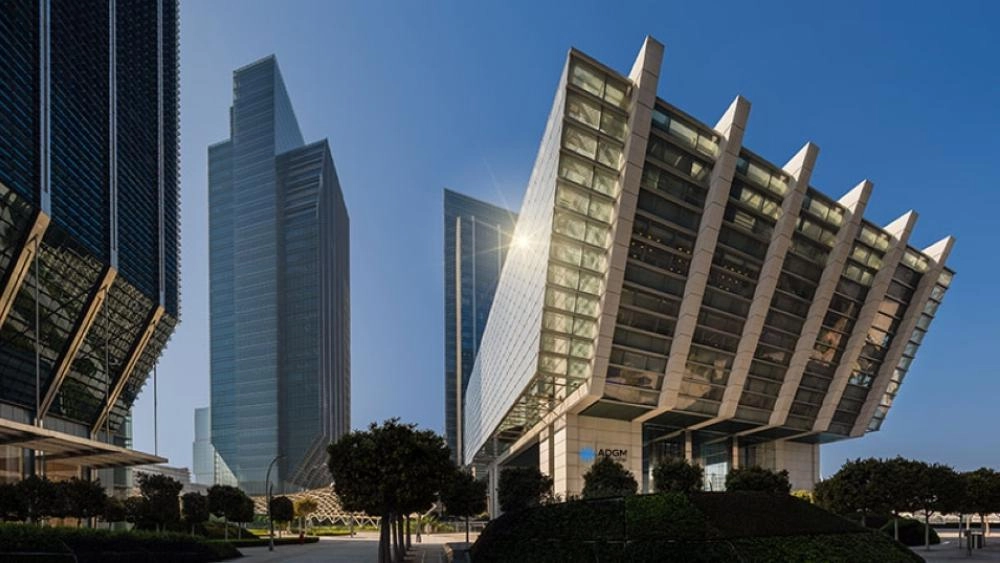 قال الرئيس التنفيذي للشركة العالمية القابضة الإماراتية لرويترز إن الشركة تعتزم التخارج من حصص أقلية غير استراتيجية تتراوح قيمتها من 20 إلى 25 مليار دولار خلال الأشهر الثمانية عشر المقبلة