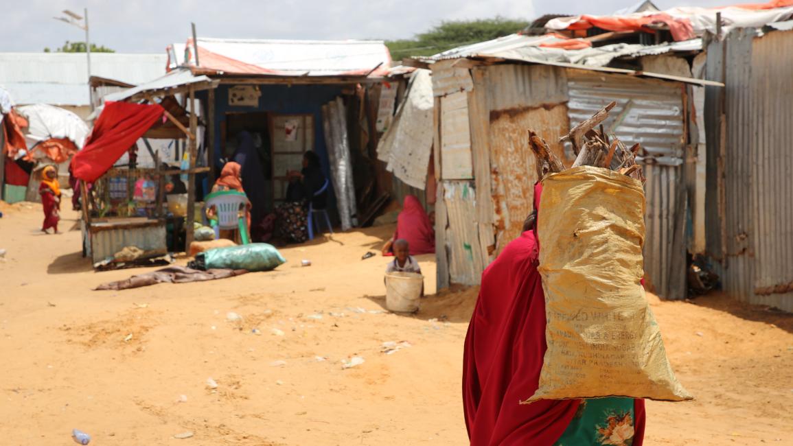 علنت ولاية بونتلاند التابعة للحكومة الصومالية اليوم السبت عن مخاوف من حدوث أزمة جفاف في مختلف مناطق الإقليم، قد تؤثر على ما يقارب مليون شخص، وفق ما صرح به نائب رئيس الحكومة، إلياس عثمان لوغاتور في مؤتمر صحافي في مدينة جروي عاصمة الولاية الفيدرالية.