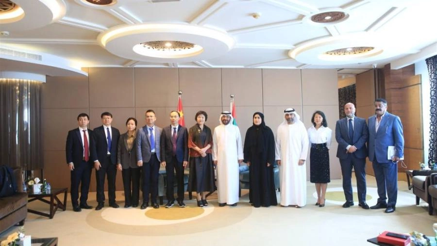 استقبلت غرفة تجارة رأس الخيمة، وفداً من إدارة الصناعة وتكنولوجيا المعلومات بمقاطعة «قوانغدونغ» بجمهورية الصين الشعبية، برئاسة وان شوبينغ نائب المدير العام لدائرة الصناعة وتكنولوجيا المعلومات في مقاطعة قوانغدونغ الصينية،