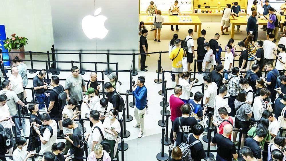 ارتفعت مبيعات شركة أبل الشهرية من هواتف «آيفون 17» في الصين بنسبة 37%، ما يشير إلى زخم قوي في سوق رئيسية للشركة.