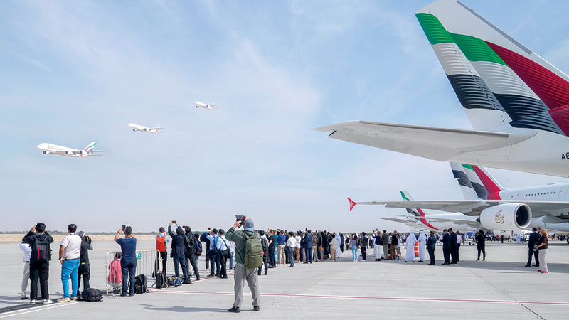 اختتمت «طيران الإمارات» بنجاح مشاركتها في معرض دبي للطيران 2025، وأعلنت خلاله عن مجموعة من الصفقات الاستراتيجية لتوسيع أسطولها،