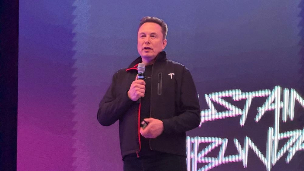 وأعلنت الشركة ، الخميس في اجتماعها السنوي أن أكثر من 75% من الأصوات أيدت خطة المكافآت غير المسبوقة. وتُتوّج هذه النتيجة حملةً استمرت أسابيع من قِبل مجلس إدارة شركة صناعة السيارات الكهربائية ورئيسها التنفيذي ومستثمرين بارزين في قطاع التجزئة لحشد الدعم.