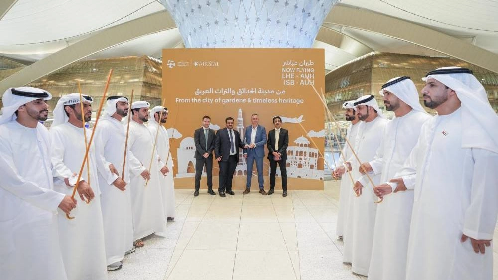 أعلنت مطارات أبوظبي توسيع شبكتها، عبر إطلاق شركة إير سيال (AirSial)، رحلات مباشرة بين أبوظبي واثنتين من أكبر المدن الباكستانية.
