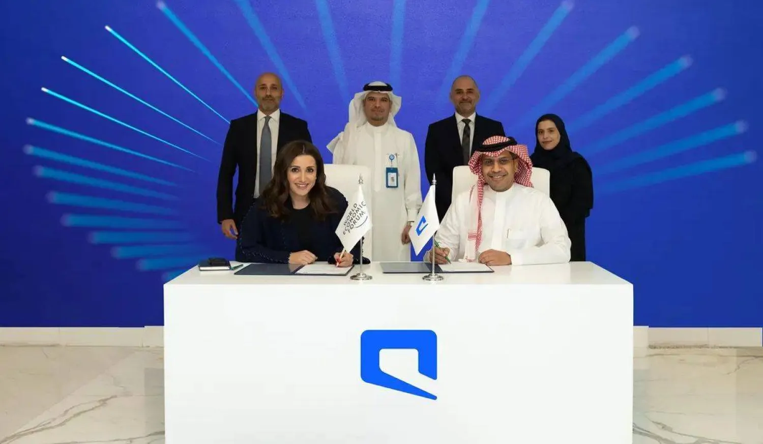 وقَّعت «موبايلي» اتفاقية تعاون استراتيجي مع المنتدى الاقتصادي العالمي، بهدف تطوير البنية التحتية الرقمية والمساهمة في تحقيق مستهدفات «رؤية 2030» في قطاع الاتصالات وتقنية المعلومات.