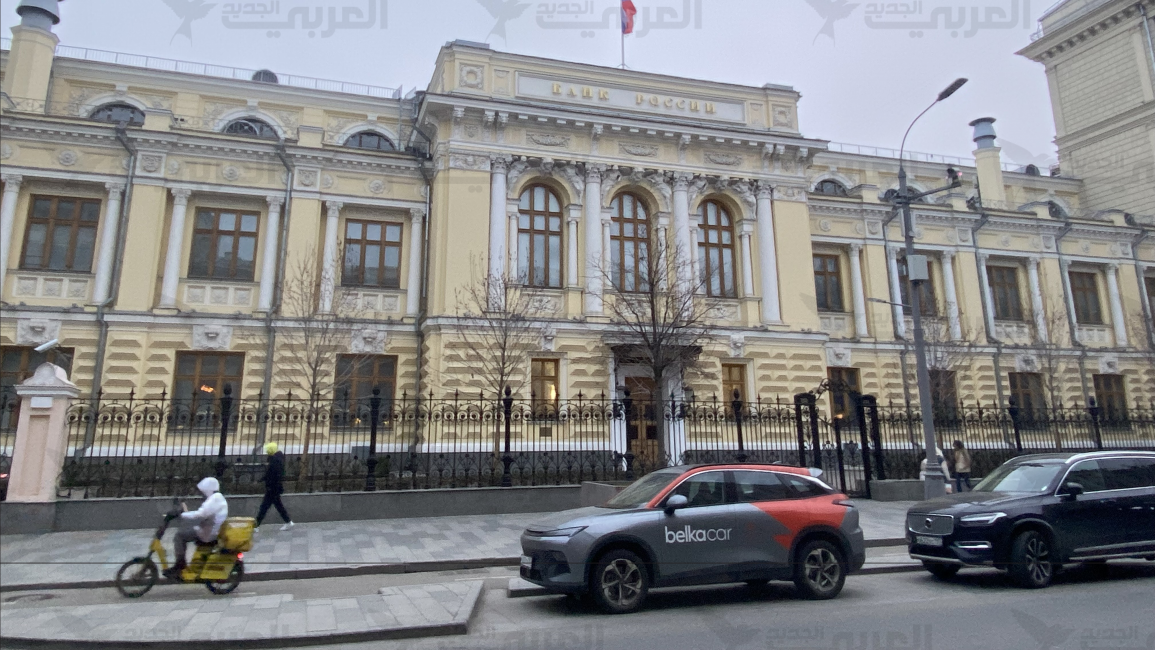 أعدّ بنك روسيا إطارًا تنظيميًا جديدًا للعملات المشفّرة في السوق المحلية، يتيح للمستثمرين الأفراد شراء هذه الأصول إلى جانب المستثمرين المؤهَّلين، في خطوة تعكس تحوّلًا واضحًا في مقاربة السلطات الروسية لهذا القطاع، على وقع الضغوط التي فرضتها العقوبات الغربية.