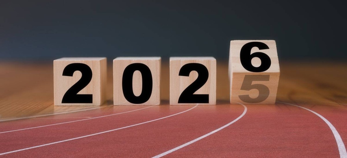 مع اقتراب العام من نهايته، نستعرض هنا مجموعة من المحطات المهمة التي شهدها عام 2025. خلال العام، برزت مجموعة من المواضيع الرئيسة. بالطبع، هناك مواضيع نتناولها سنوياً: النمو الاقتصادي، والتضخم، وتحركات سوق الأسهم، وأسعار الفائدة، وما إلى ذلك، لكن ثمانية مواضيع خاصة بعام 2025 فرضت نفسها على تغطيتنا، هي: