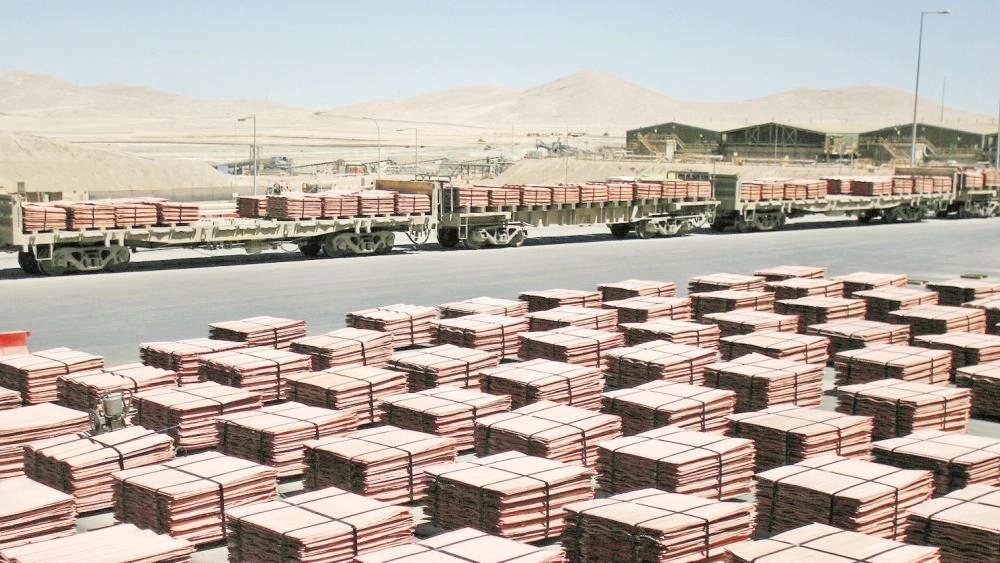 سجل النحاس أكبر ارتفاع سنوي في أسعاره منذ أكثر من عقد، مدفوعاً باضطرابات في سلاسل التوريد، وضعف الدولار الأمريكي، وتحسن التوقعات بشأن النمو الاقتصادي الصيني، فضلا عن الإنفاق الضخم على الذكاء الاصطناعي.