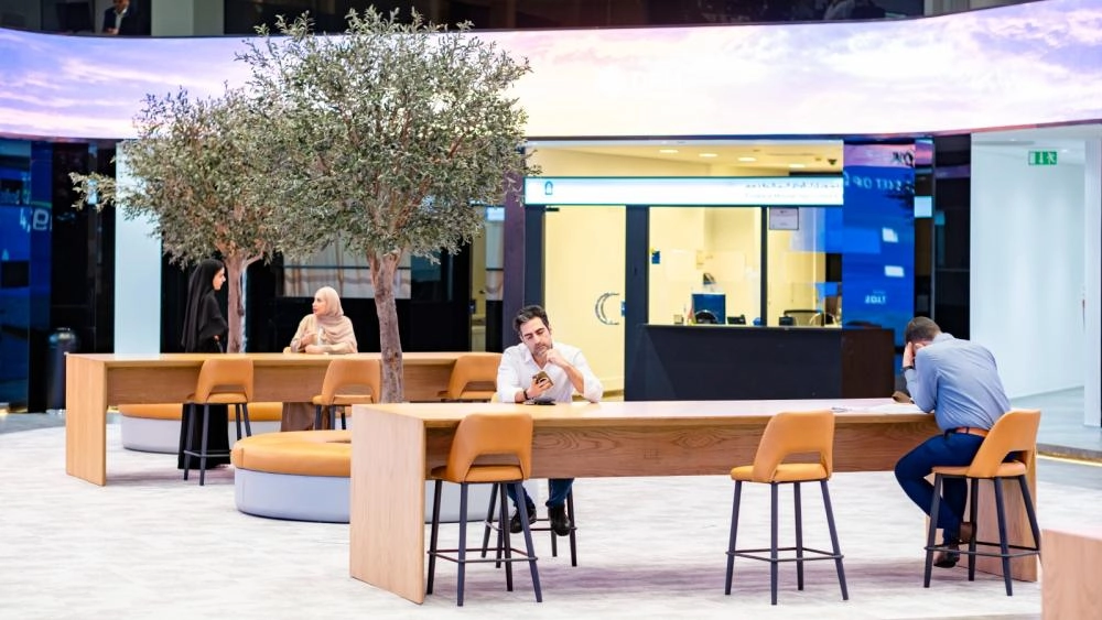 أنهت أسهم الإمارات أولى جلسات الأسبوع في المنطقة الخضراء، بقاء التداولات ضمن نسق هادئ مع تباين أداء الأسهم القيادية.