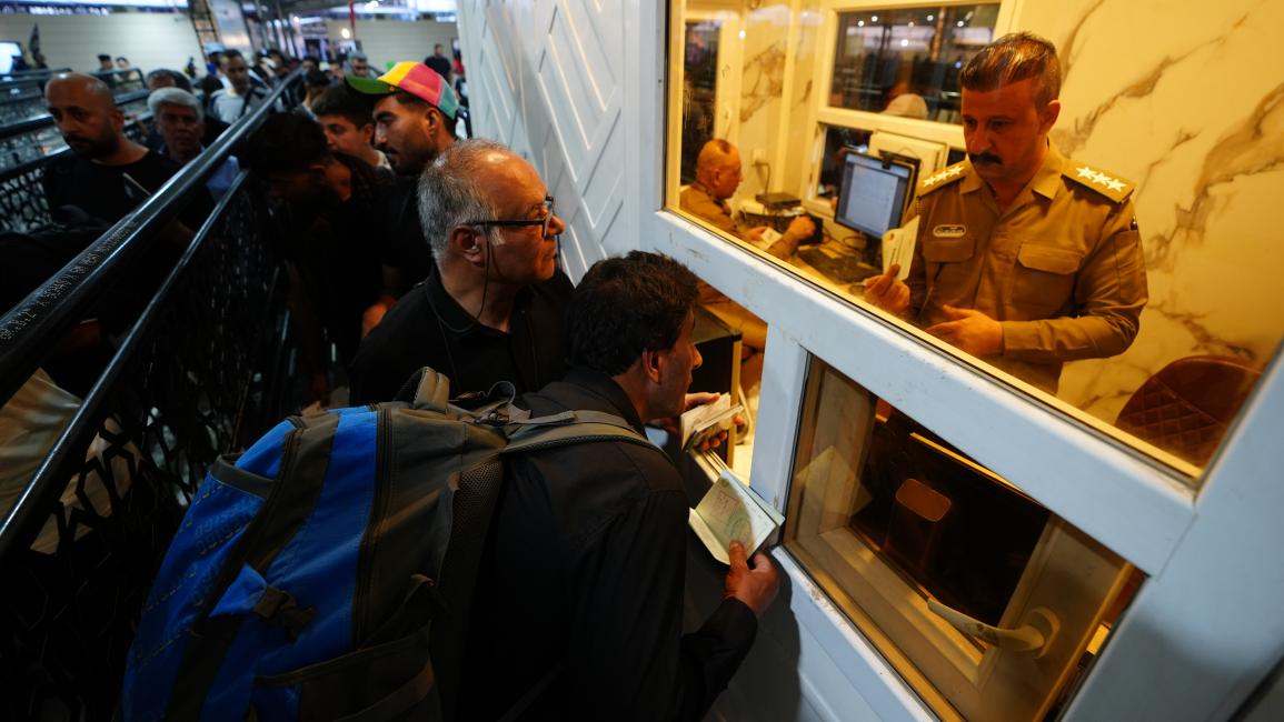 تشهد الأسواق العراقية منذ مطلع ديسمبر/ كانون الأول الجاري موجة ارتفاع تدريجي في سعر صرف الدولار داخل السوق الموازي، إلى 1430 ديناراً بعد فترة من الاستقرار وصل فيها الدولار إلى أقل من 1390 ديناراً.