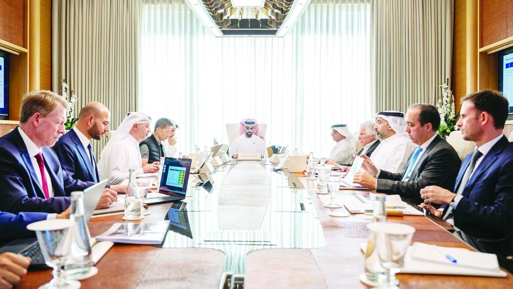 ترأس سموّ الشيخ طحنون بن زايد آل نهيان، نائب حاكم إمارة أبوظبي رئيس مجلس إدارة شركة «إم جي إكس»، الاجتماع الختامي لمجلس إدارة الشركة لعام 2025.