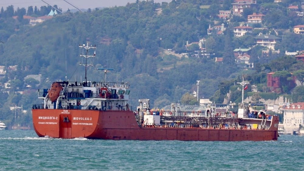 قال مصدران مطلعان إن مصافي التكرير الصينية المستقلة تشتري خاما إيرانيا ثقيلا بأسعار مخفضة لتعويض شحنات النفط الفنزويلي.