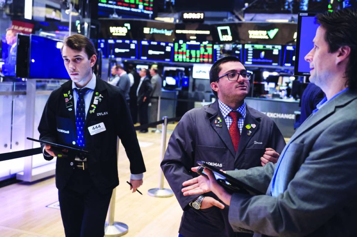 تباينت الأسهم الأمريكية في بورصة «وول ستريت»، الثلاثاء، مع متابعة نتائج أعمال الشركات وترقب قرار الاحتياطي الفيدرالي عقب انتهاء اجتماعه غداً.