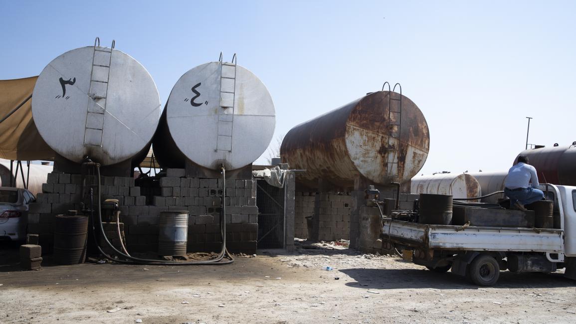  تسيطر الولايات المتحدة فعلياً على عوائد النفط العراقي بالدولار منذ الغزو الذي شنته عام 2003، ما يمنح واشنطن نفوذاً استثنائياً للتدخل في شؤون بغداد، مع تأثيرات تمتد إلى التوازنات الإقليمية المتعلقة بإيران.