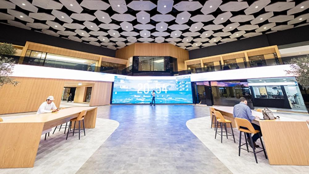 عادت أسهم الإمارات إلى التراجع في جلسة الخميس، فيما حافظت مؤشراتها على مستويات الدعم الفنية التي تحققت في جلسة الأربعاء.