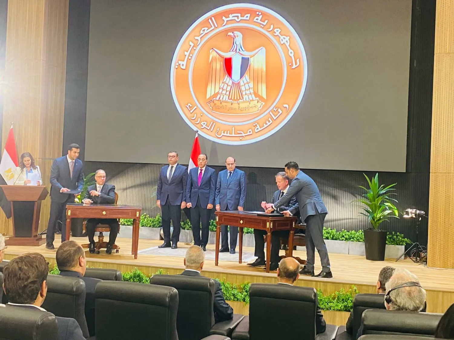 شهد مجلس الوزراء المصري، الأحد، إطلاق مشروع «أبراج ومارينا المونت جلالة» بالعين السخنة، باستثمارات تبلغ قيمتها 50 مليار جنيه (نحو مليار دولار).