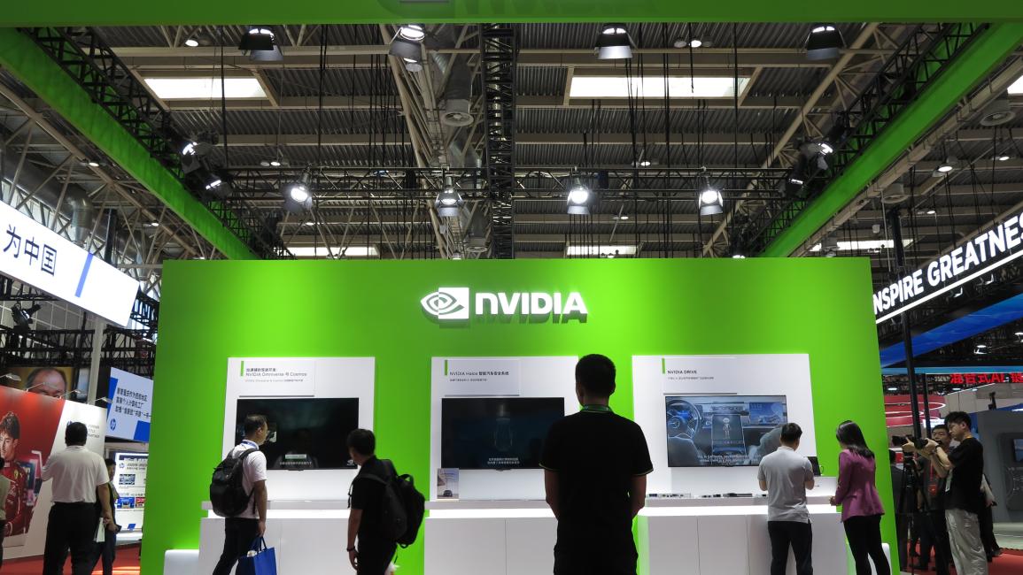 ذكرت صحيفة فاينانشال تايمز البريطانية نقلاً عن أشخاص مطلعين أنّ مبيعات شركة إنفيديا من رقائق الذكاء الاصطناعي إتش200 (H200)، إلى الصين لا تزال متوقفة بعد مرور ما يقرب من شهرين على موافقة الرئيس الأميركي دونالد ترامب على تصديرها، في انتظار مراجعة تتعلق بالأمن القومي الأميركي.