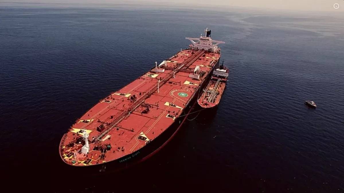 من الأهرامات المصرية وسور الصين العظيم إلى محطة الفضاء الدولية، دأبت البشرية على بناء إنجازات ضخمة منذ فجر التاريخ. وفي سباق الحجم والقدرة، برزت ناقلة النفط الأسطورية Seawise Giant لتصبح أكبر جسم متحرك صنعه الإنسان على الإطلاق.