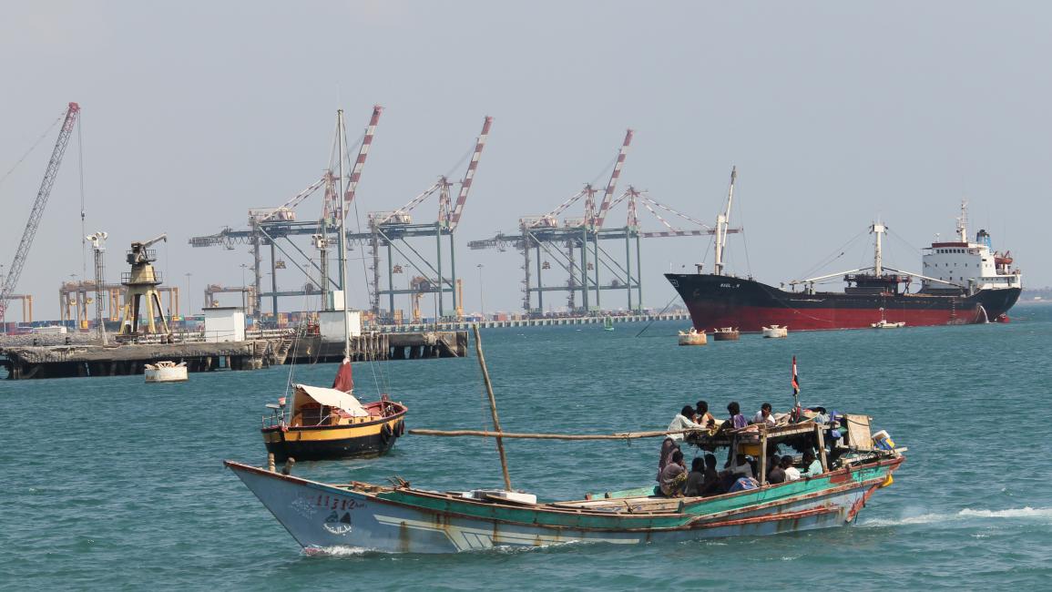 ارتفع سعر كيلوغرام سمك "الثمد" الأكثر طلباً وانتشاراً في عدن، العاصمة المؤقتة للحكومة اليمنية المعترف بها دولياً، نحو 80%، من 10 آلاف ريال (5 دولارات) إلى 16 ألف ريال (9 دولارات)، لتهدد الغذاء اليومي الرئيسي للمواطنين.